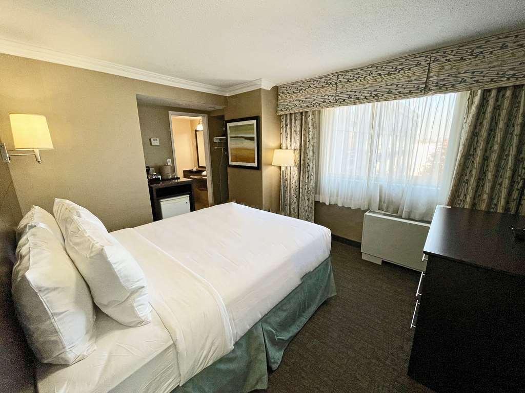 Comfort Inn & Conference Centre Toronto Airport Room photo