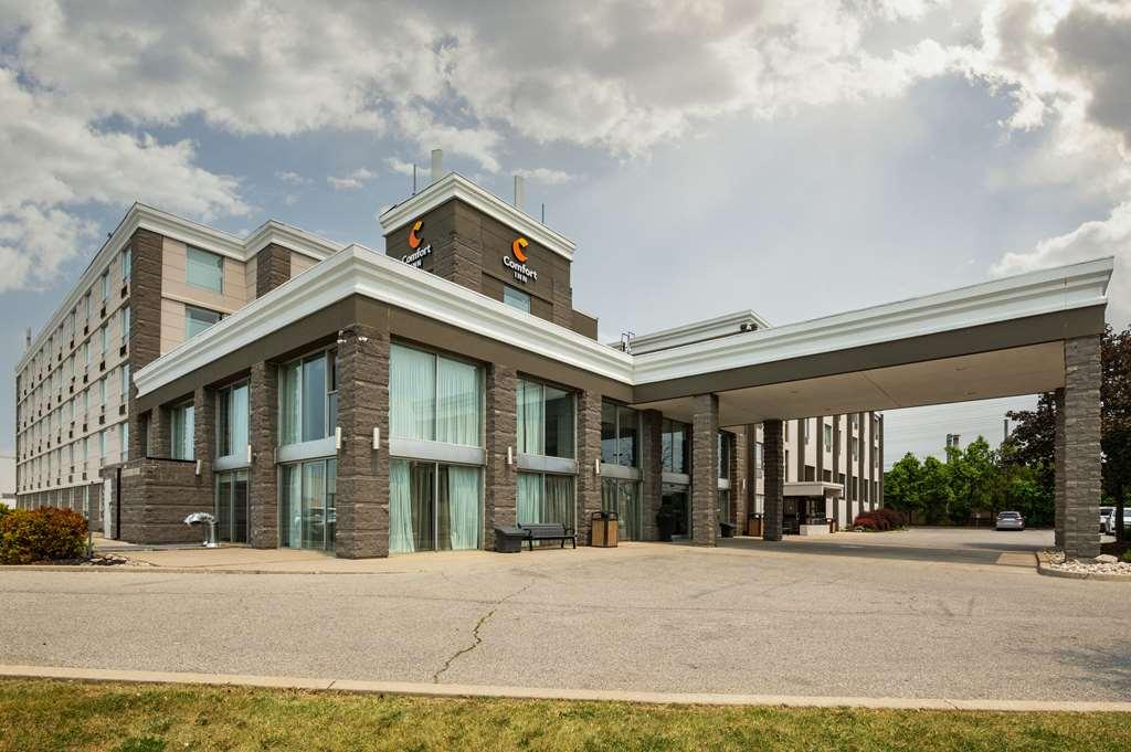 Comfort Inn & Conference Centre Toronto Airport Exterior photo